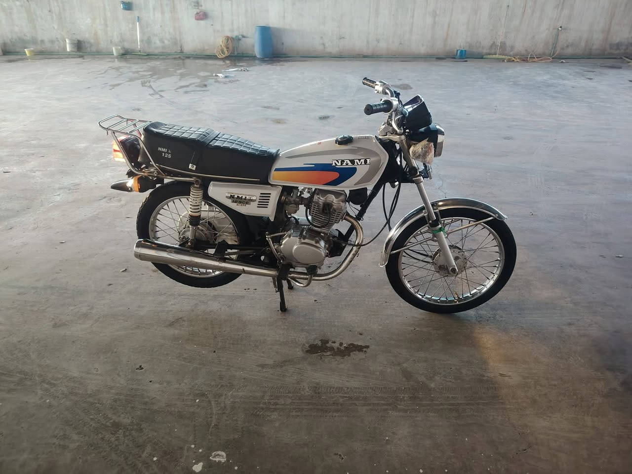 سلام عليكم دراجه لبيع اوراق سعره٥٥٠ هاذه رقمي***********
