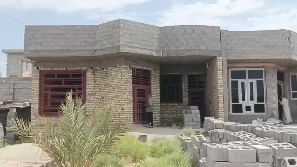 سلام عليكم بيت للبيع (هيكل)
بيت في البعلوان عبور جسر
غرفتين صاله ديوانيه مدخل صحيات مناور
بناء طابوق شارع 10 تبليط طابو  زاعي 
وباقي التفاصيل داخل الفديو
السعر 43 بي مجال ***********
