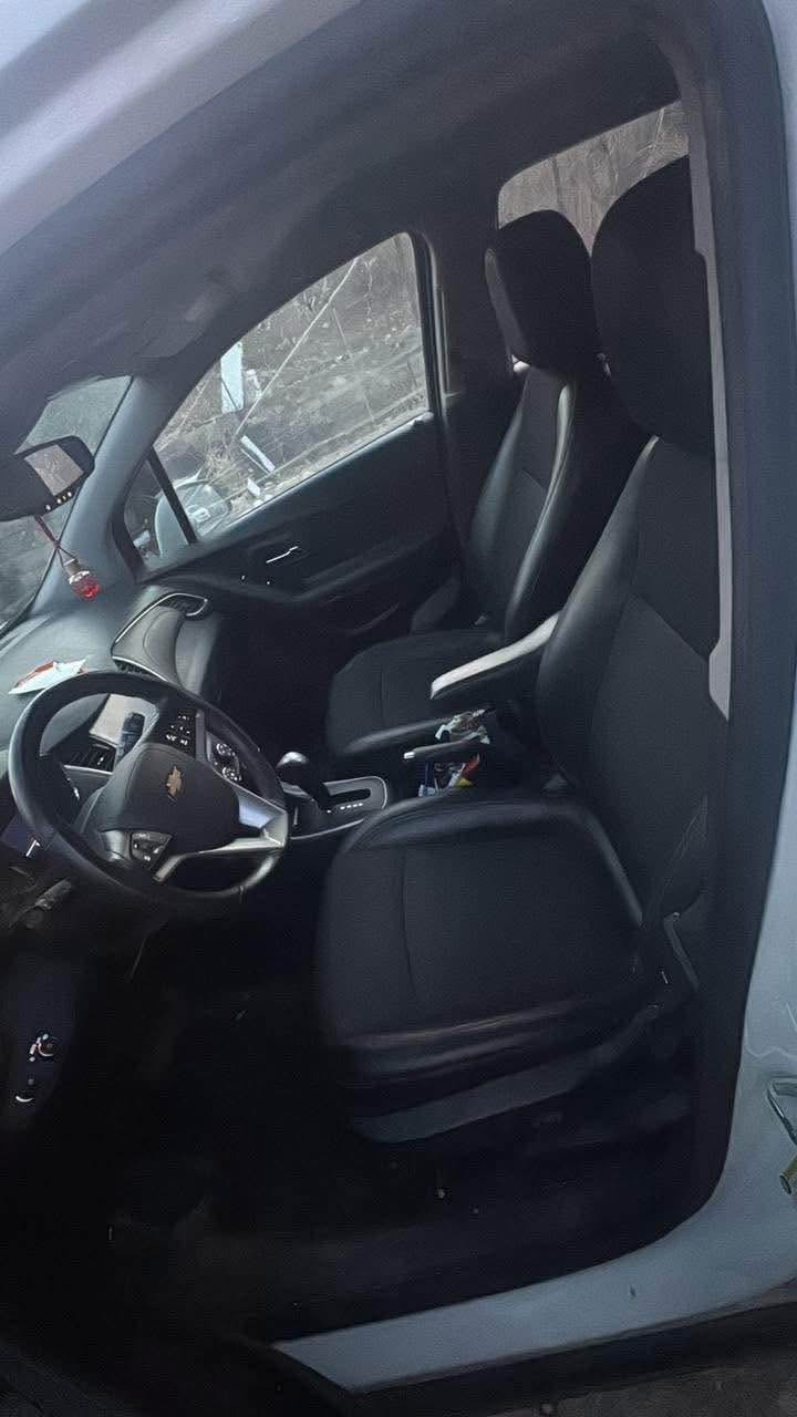 تراکس مودیل 2023

ماشي ۳۳ میل

مواصفات فول

بدون صبغ 

سعر 132

رقم کوریک واتساپ ***********-*********** أربيل, العراق
