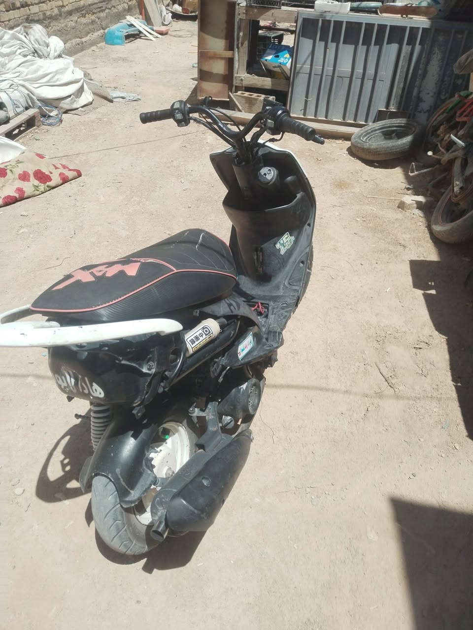 سلام عليكم ماكس عدله للبيع مكانك نجف سعر 300وبيها مجال مكينه مامفتوحه ستوني مصعدها بوشه 49 الرقم ***********1
