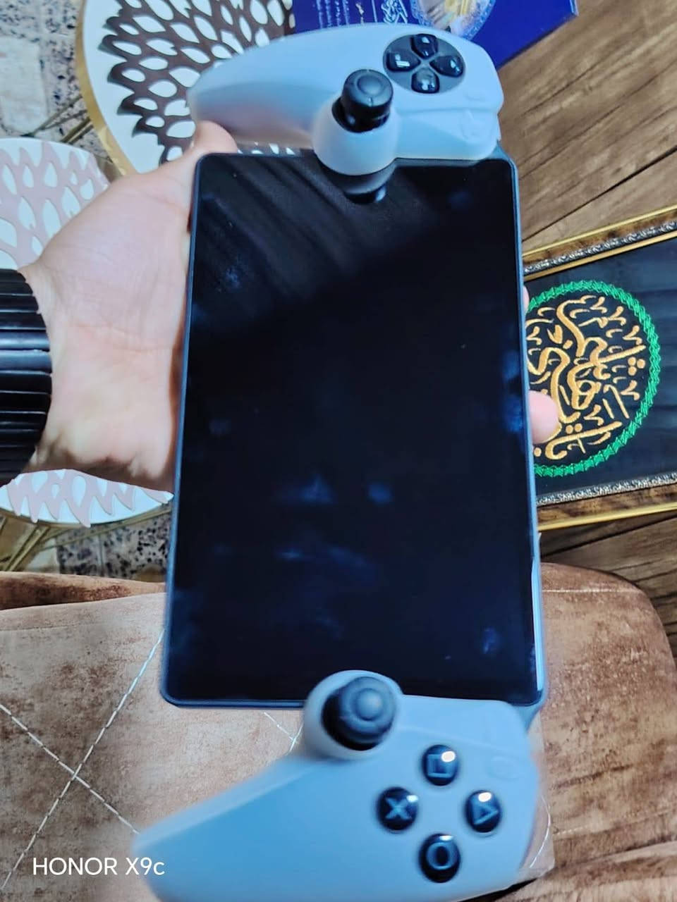 من رخصه الادمن
السلام عليكم عندي جهاز بورتول بلي ستيشن 5 مثل ما بالصوره الجهاز جديد كارتونه وجنطه وياه لاصق ضد الكسر و قبضات جلاتينه مشتري ب350 عارضه ب325 و بيه مجال الي يريده فقط مو يطب يعامل و يطلع و شنو هال الجهاز الي يعرفونه و شرايه ادخلي
مراسله خاص او واتس ***********
