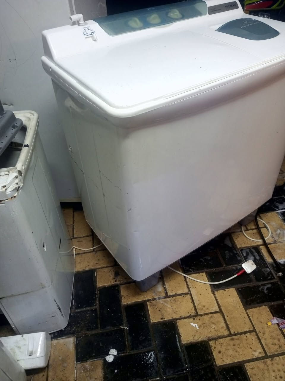 السلام عليكم قساله هيتاشي اصلي يباني حجم الكبير السعر 110 العنوان الجولان قرب صناعه الجولان  الرقم الهاتف ***********
