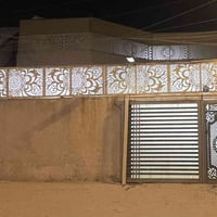 بيت حي البساتين حي السلام  المساحه 200م يحتوي على استقبال + مطبخ + حول...