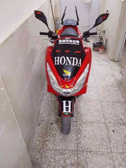 سلام عليكم دراجه pcx بصمه الجيل الثاني كامله فقط دكمة الصندوق عاطله تخم تاير مشدود جديد 
السعر 14 ورقه
الرقم***********
للتواصل واتس اب
