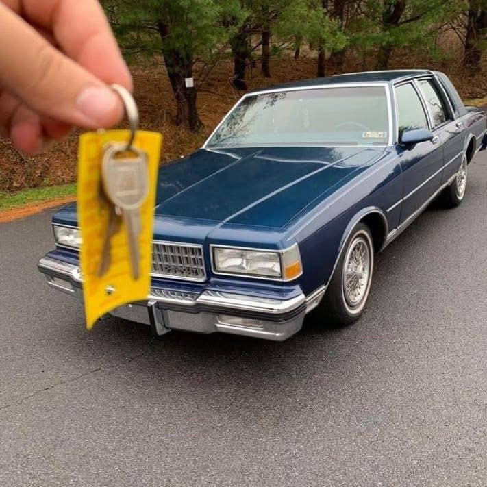 كابرس مديل 1988 LS  سيارة جديدة محرك ٣٠٥ كير ٧٠٠  سيارة ماكو شي ميشتغل بية اب اسمي تبريد ثلج   رقم دولي. هزة جديدة محرك جديد كير  جديد حدادية جديدة كل كهربيات شغالة مكاني بل نجف  السعر 110 رقم  تليفون *********** ملاحضة السيارة احلة من الصورة ومعروفة اب كل العراق
