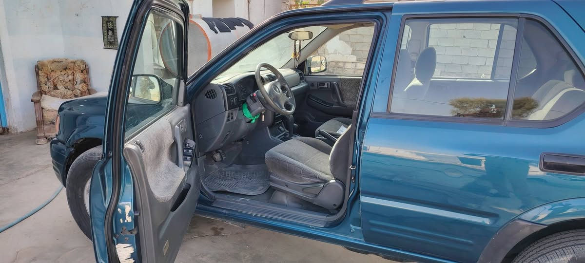 سيارة ازوزة ياباني مكينه ٦ للبيع رقم سليمانيه بسمي مكاني بلدروز سيارة نظيفة سعر ٦٥ بي مجال رقم هاتف ***********
