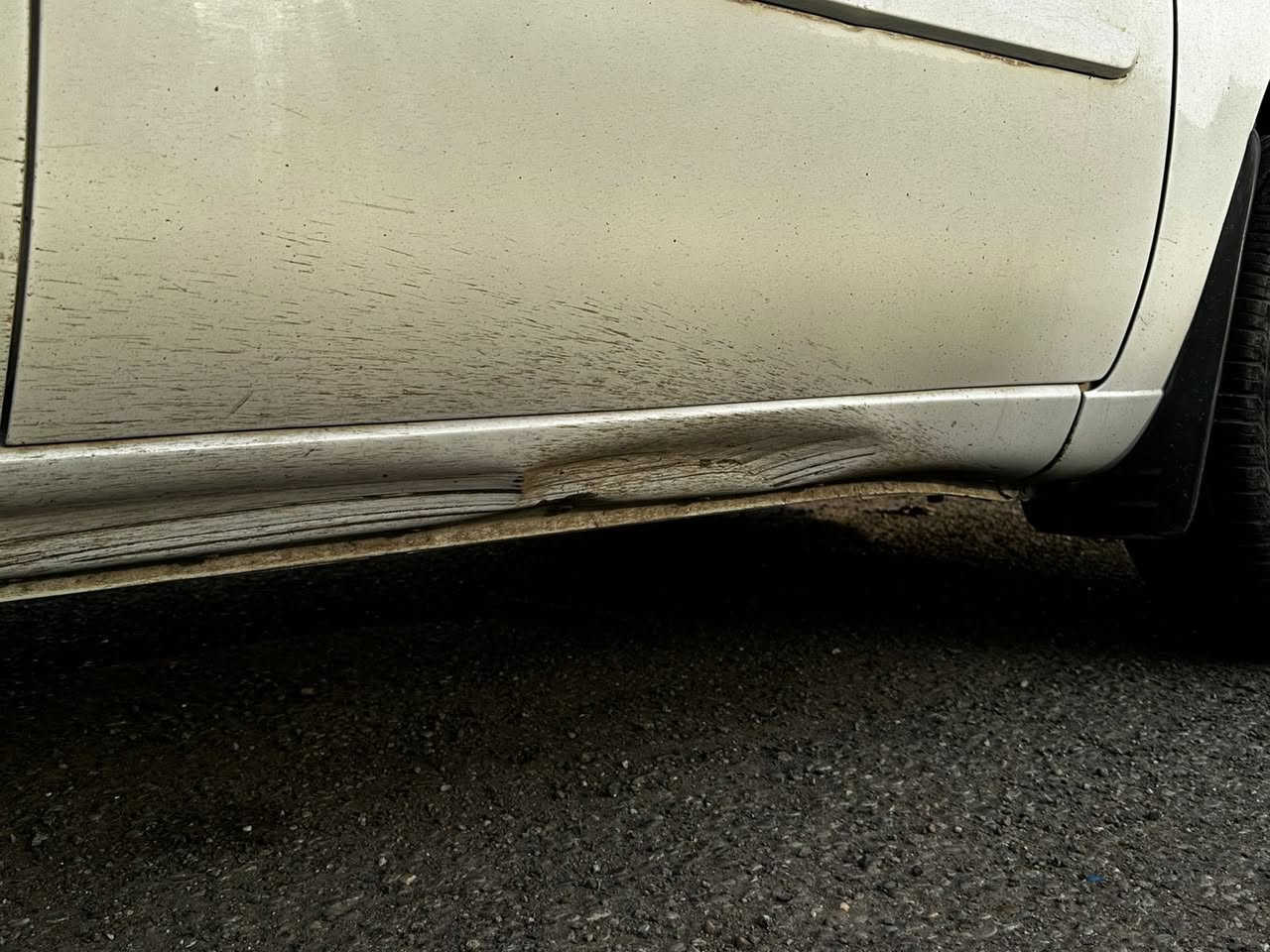 السلام عليكم تيكو موديل ٢٠١٤ بيها صبغ بس جاملغ وسونارها وياها موضح كلشي رقم بغداد باسمي تحويل ثاني يوم كير مكينه تبريد صدر مكفول مكانها بغداد حي العامل قرب شارع المطار 
*********** 
سعر ٦٩
