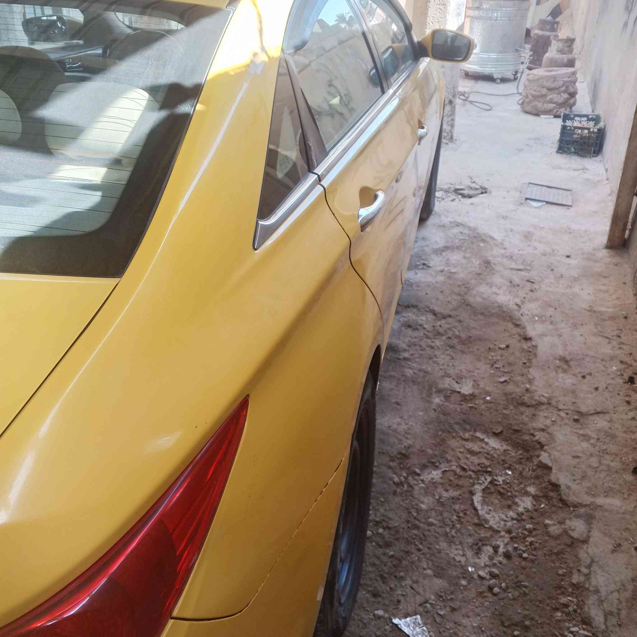 السلام عليكم لبيع فقط سياره موديل 2011 سياره امريكيه فول واحد على واحد فتحه وبصمه وشاشه متحكم السترن.  جهتين ضررها باب السائق بامريكا مكينه 2400 مكفوله  حديديه مكفوله سياره رقم بابل مكفوله كفاله ما عدا باب السائق فقط مكان السياره كربلاء الابراهيميه والسعر  رقم الهاتف ***********
