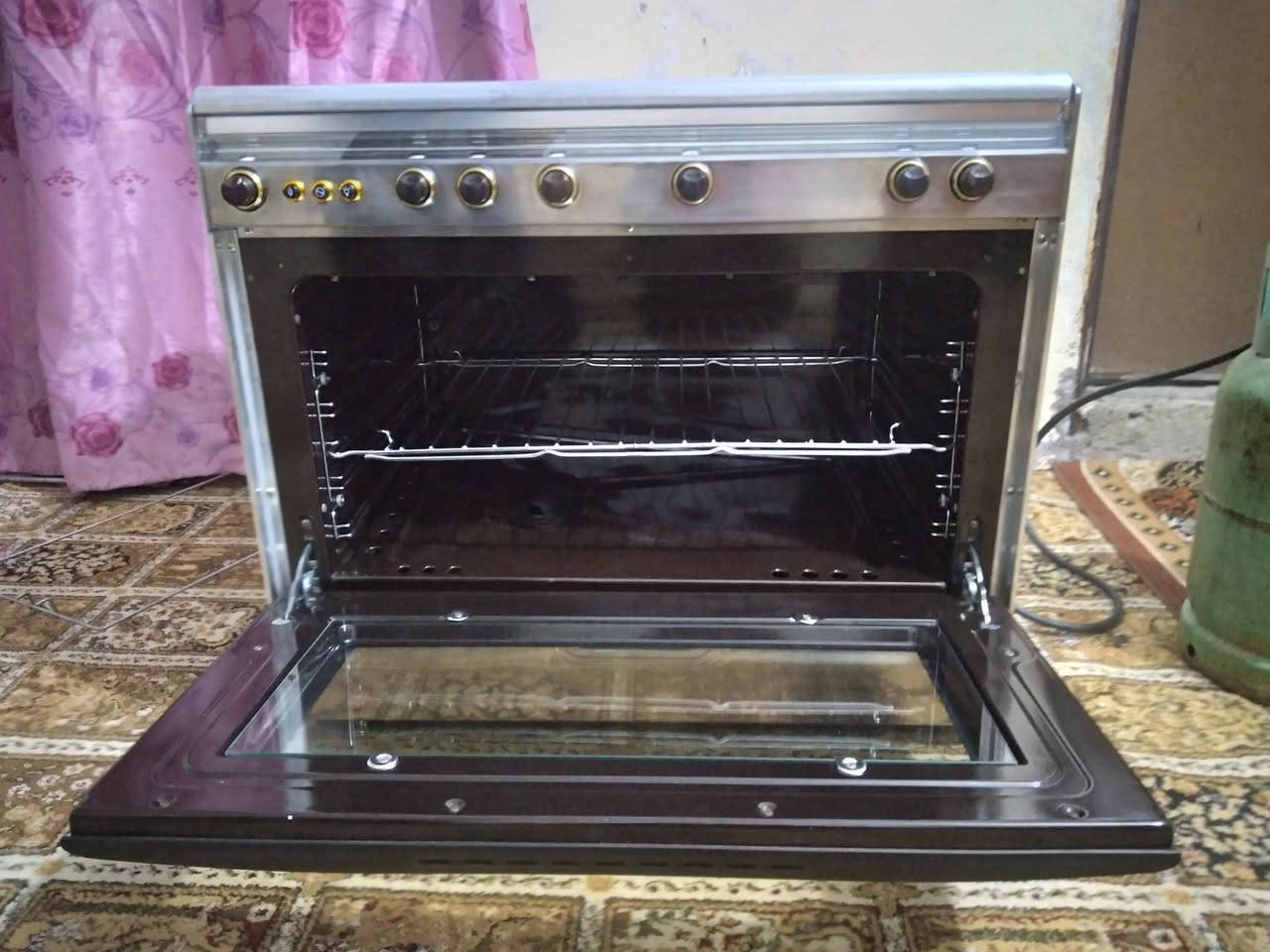 طباخ كريازي مصري باب اول شغال فول استيل للبيع الفرن شغال فوك جوه العنوان كلار الرقم ***********هاذا
