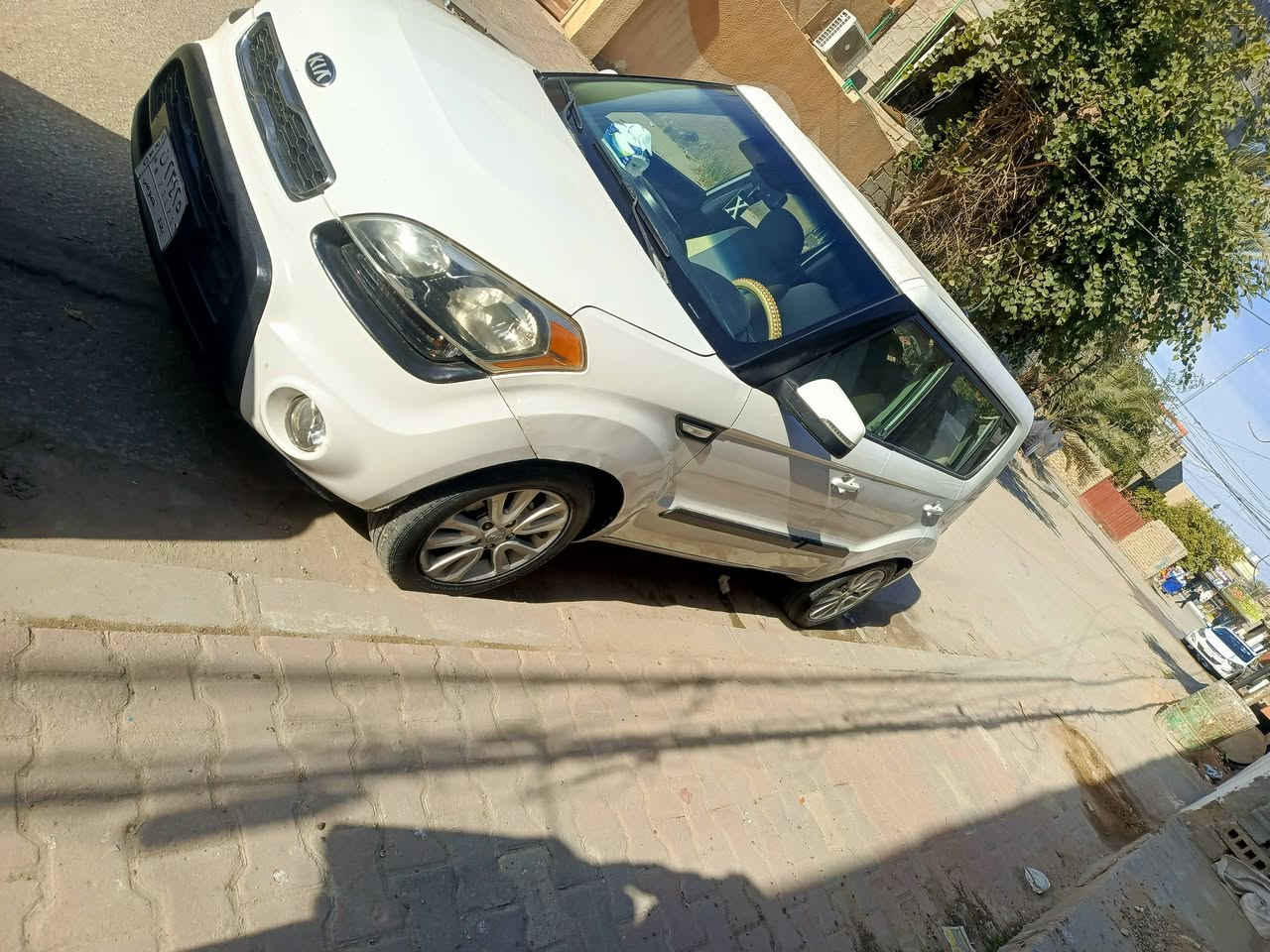 كيا صول موديل 2013 وارد امريكي مكينة 2000 دوش رقم بغداد ماشيه 107 فقط  تحويل مباشر فوول تحكمات بلوتوث حاكيه كروز سرعه محرك كير تبريد صدر مكينة كير كله جديد تبريد تدفئة دوشمة تايرات كله جديد بيه 4 قطع والباقي كفالة عامة والسونار موجود مع الصور السعر 110 وبيها مجال ..
العنوان : كربلاء قضاء الحسينية منطقة العطيشي 
هاتف : ***********
للبيع او المراوس
