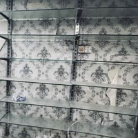 رفوف زجاج يتحمل اكثر من 35 كيلو وبسعر مناسب العنوان بغداد الرقم 077111...