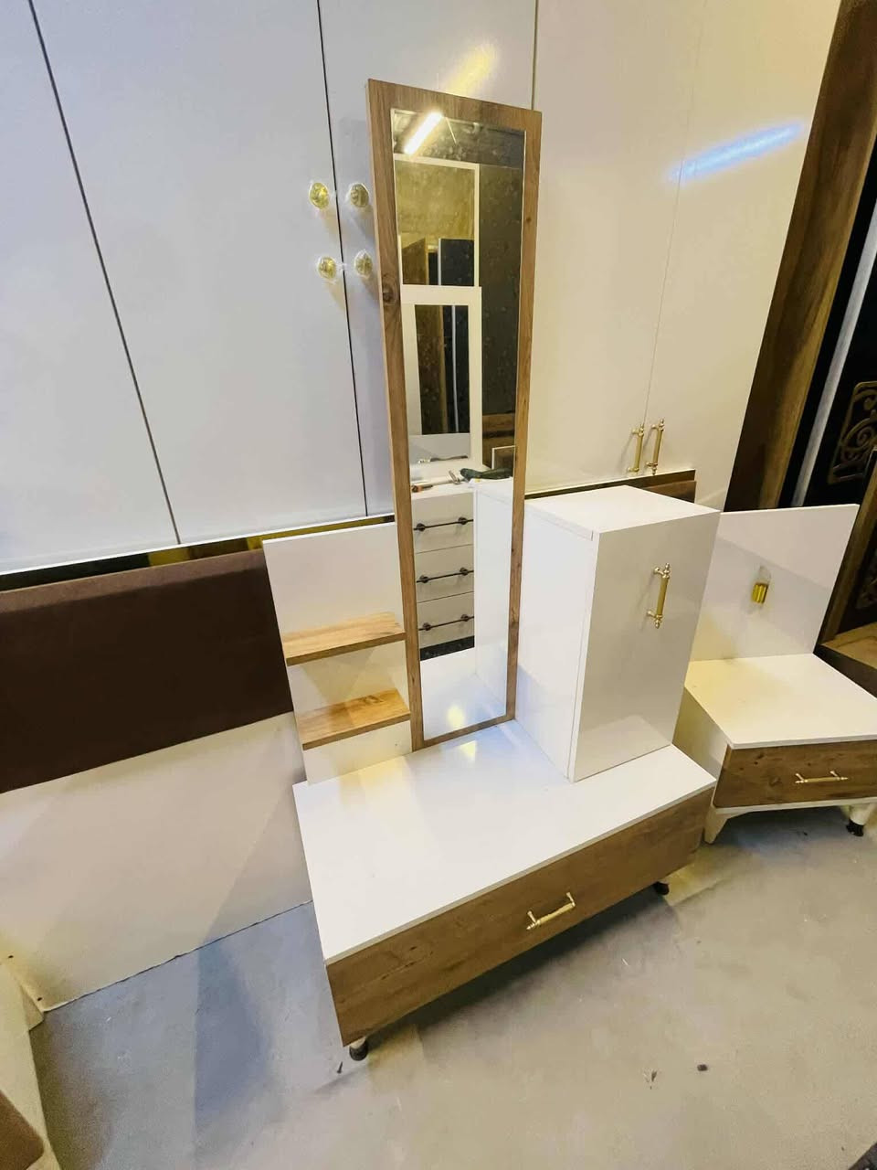 غرفه ترڪي مستخدم 🇹🇷
5قطع 
نضافه 90\💯
نضام ابواب 💢
السعر  500
مع شد🪛 ونقل 🚚  مجاني  داخل بغداد  محافظات بكروه حجز واتساب فقط ***********
