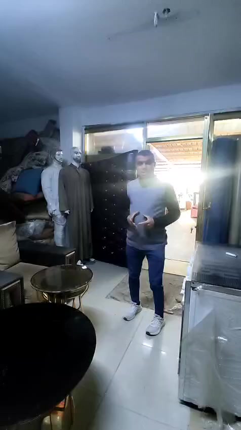 السلام عليكم 
اخواني الاعزاء تم افتتاح معرض اثاث الكويتي 
يم البانزين خانه عمارة بيت هادي الشرطي 
بصف البانزين خانه 
مجاور علوة البركة
يتوفر اثاث منزلي مستعمل تركي و كويتي 
رقم الهاتف 
‏‪0786 963 0984‬‏
