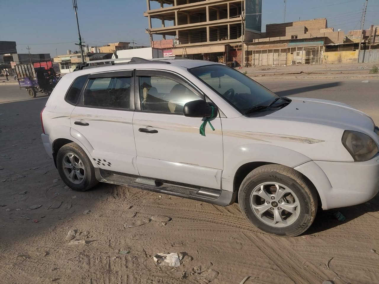 سلام عليكم
توكسان 2009.. خليجي 
مكينة 2700..
كفالة من كلشي والسونار موضح بالصور السعر 113 بيه مجال بسيط مكاني حلة ***********
