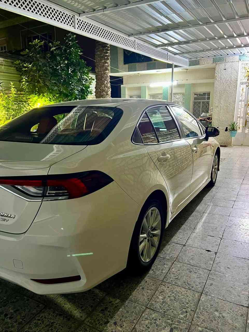 السلام عليكم                                                                   
كورلا هايبرد  ( 2025 )  شكل الخليجي  رقم بغداد

مكفولة صبغ والتبديل والفتح 
( بيها ملاحضة بسيطة )

داخل احمر - كشن كهرباء - فتحة

(فول موصفات ) 

السعر  : 24,500 وبيها مجال بسيط 

مكاني بغداد  ..للاتصال فقط  :***********
