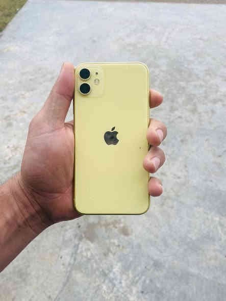 السلام عليكم أيفون 11 عادي مبدل فقط باتري اصلي 100 ذاكرة 64 للمراس فقط بتكنو كامون 40 برو ***********واتساب
