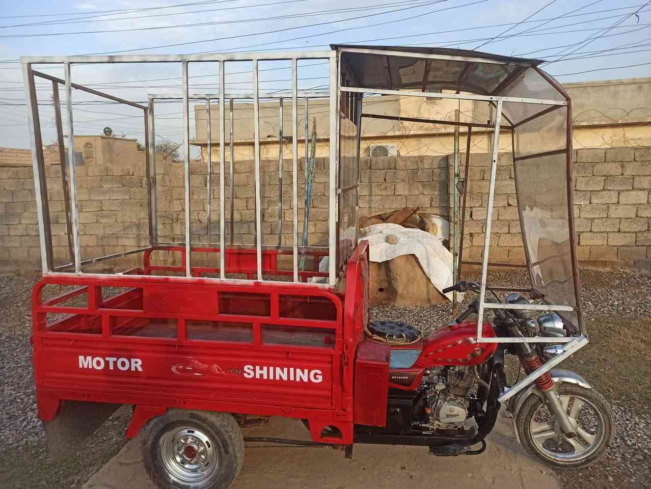 السلام عليكم
ستوتة 2017 محرك 2020 رگبة شاصي شرط منفيس بيها كهربائيات شغالة نگرة سلف 
المكان: جنوب الموصل ناحيه القيارة قريه العوسجة.
السعر: 950 وبيها مجال للطيبين.
الشراي يتصل عل خط ***********
او يجي خاص .
