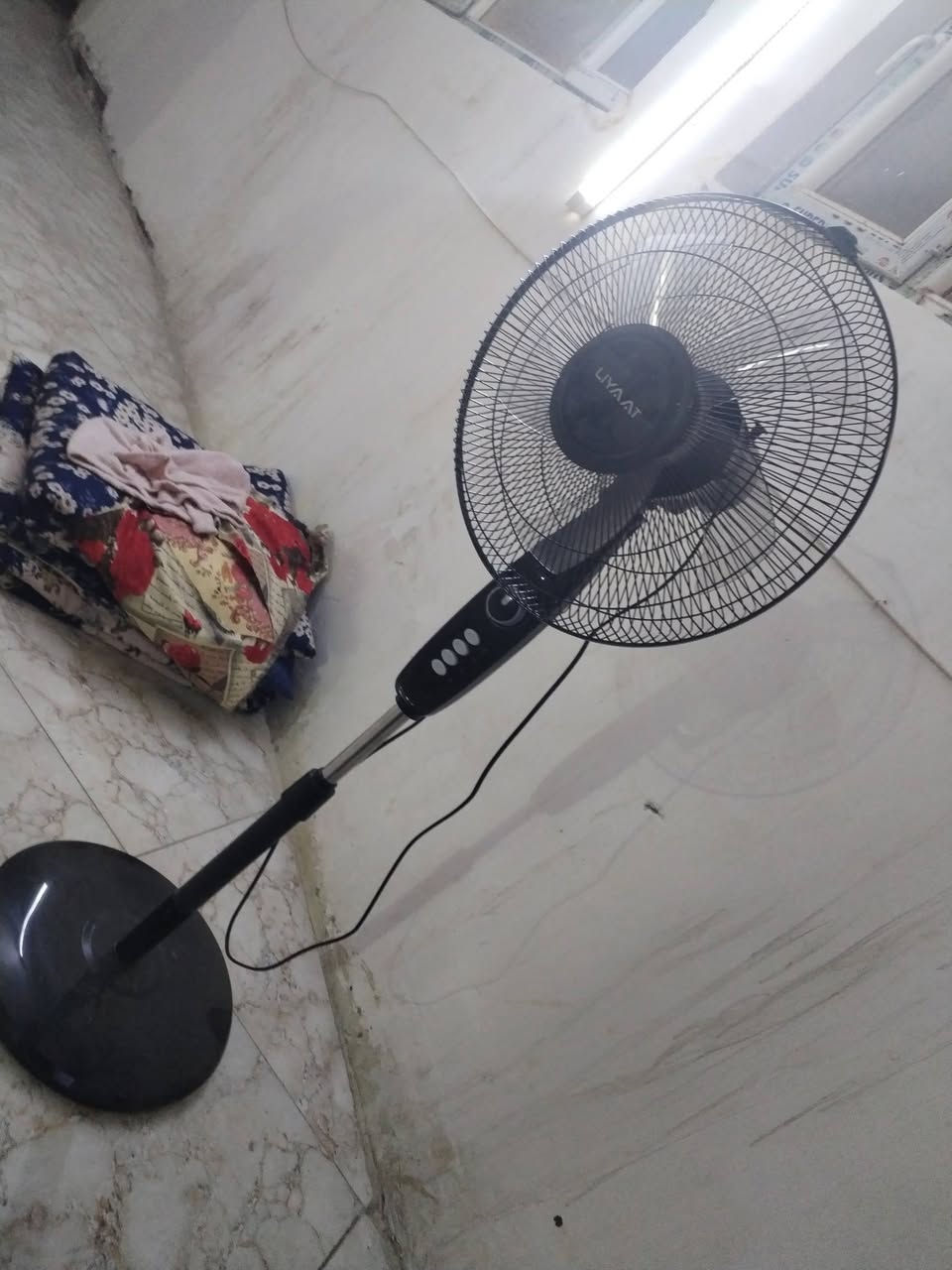 مروحه جديده بل كارتون ستخدام يومين تصفيه غراض بيت للبيع سعر 65 بيهه مجال قليل حك الجيه تصال ***********
