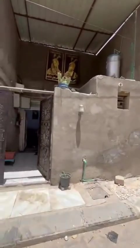 بيت حي الفداء شارع المدارس قرب حسينيه زين العابدين امامي مساحه 100متر بيت طابوك عكادة  عدد غرف 3 وصاله و صحيات ودوانيه سعرة مناسب 86 او بي مجال بسيط للشراي للاتصال ***********
