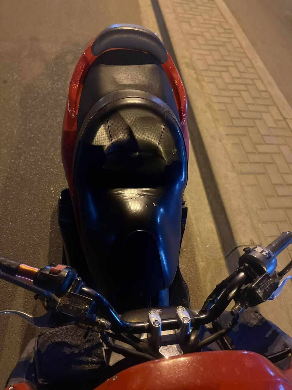 سلام عليكم دراجه فورزه للبيع 0.8دراجه نضيفه فول مواصفات ناقصه فقط ويل خلفي مكاني بغداد حي العامل للستفسار *********** السعر ٤٠٠ وبيهه مجال
