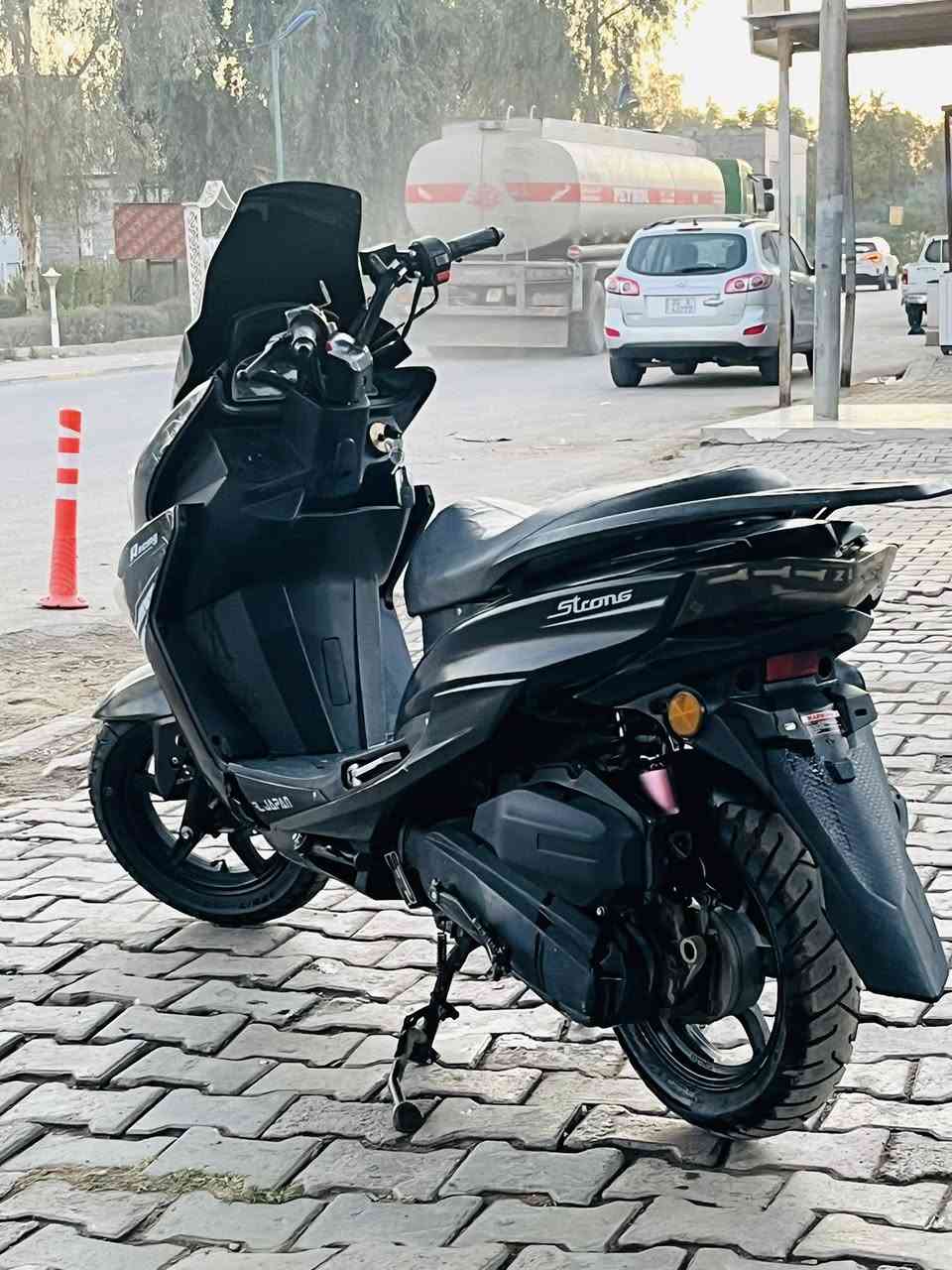 سترونك 2023 للبيع
تايرات جديده
دبلات نضيفة 
كابريتر الاصلي 
بصمه تشغيل عن بعد وسويج
هندر وسلف شغال
كهربائيات شغالة كاملة 
شلعة ومعدل خير من الله 
السعر 350 الف 
مكاني المقدادية شهربان
***********
