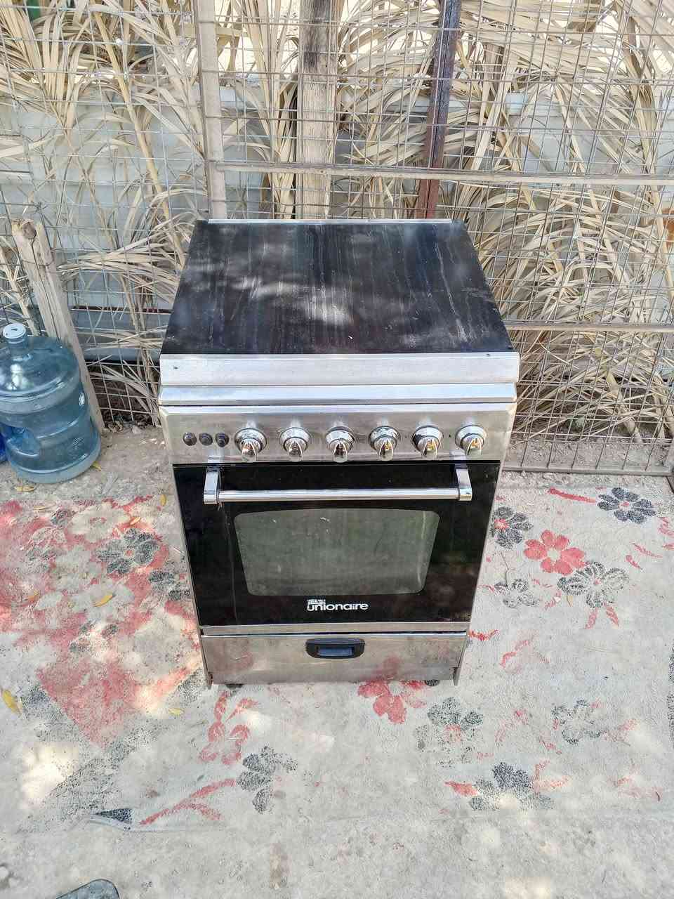 البيع طباخ مصري ابو 4 نظيف اخو جديد سعر 100 بي مجال مكاني بغداد المدينة ***********
