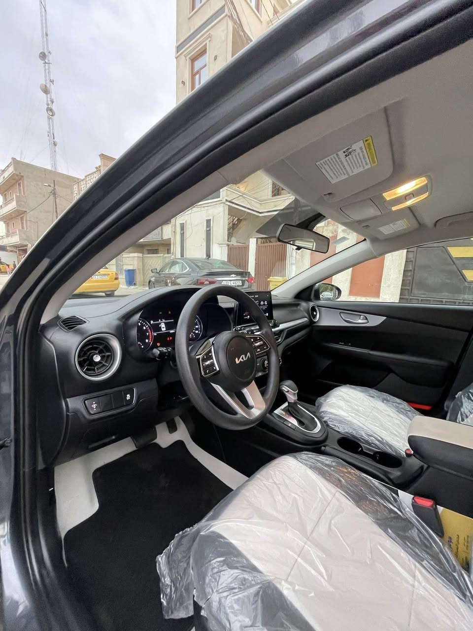 سلام عليكم فورتي موديل 2023 وارد امريكي بدون قطرت صبغ حادثه ربع البنيد ومصلح بارد بدون تبديل بدون صبغ كير محرك كفاله عامه ماشيه 19 دخول جديد ترقيم جديد سياره جهزه وجديده بمعنه الكلمه دوشمه عام عارضه 155 وبيه مجال رقمي ***********  مكاني بغداد الدوره
