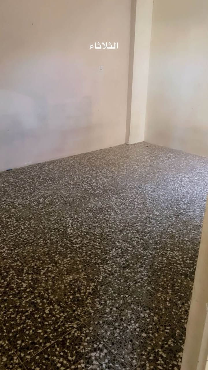 🏡 شقق للإيجار – بغداد الجديدة
تتوفر شقق جديدة للإيجار في بغداد الجديدة، شارع تجهيزات نهر بيروت، خلف معجنات الدرويش.
🔹 غرفتان كبيرتان�🔹 صالة واسعة�🔹 مطبخ�🔹 منور�🔹 جميع الخدمات متوفرة
للاستفسار والتواصل:�📞 ***********
