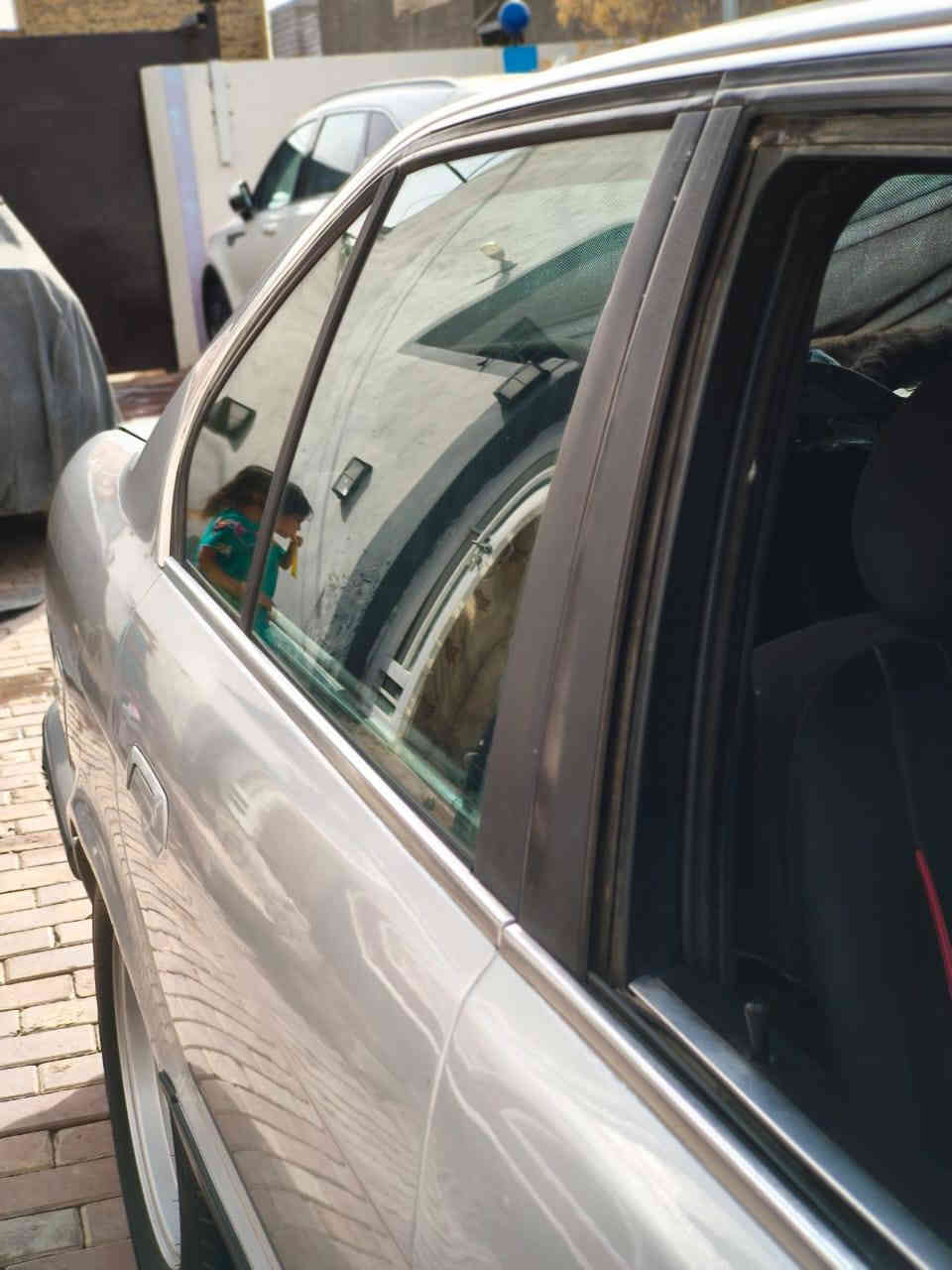 بي ام دبليو للبيع حجم ٥٢٥ محرك مسكر لون رصاصي سنوية جديدة رقم بغداد حديث كير اوتوماتيك تاخذ على الفحص سعرها ٧٠ ورقه وبيها مجال للشراي والمو شراي لا يدخل ويسأل سيارة مرتبة وجاهزة وبالحقيقة احلى  التواصل مع الرقم *********** بغداد
