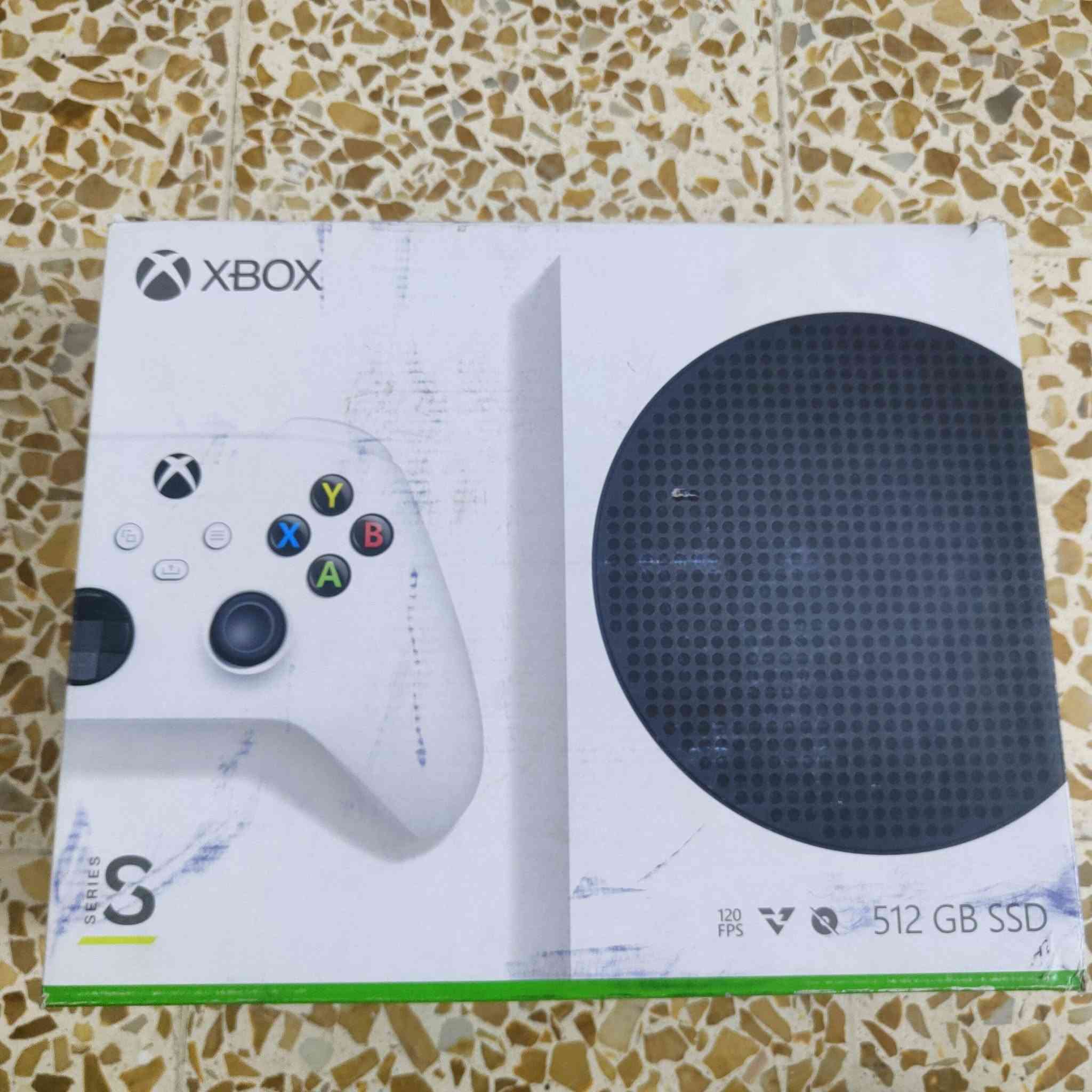 للبيع Xbox Series S نضافة 100%100 شرط
المواصفات:
- الجهاز: Xbox Series S 512TB نسخة 2024
- الحالة: 10/10 نضيف مابي اي عطل او فتح
- الملحقات: يدات اصلية 2 + كيبلات HDMI + هارد HDD  مع الرك مساحته 512 + الكارتونه مالته موجوده + بطاريات شحن لكل يده لا باتريات ولا هل دوخه
مع حساب بي هاي الالعاب الي بصورة 
السعر: 550 قابل للتفواض
المكان الموصل لا يتوفر توصيل تجي تفحص وتاخذه 
ما عجبك اعبر المنشور گبل ولا دوخني 
الرقم:***********
والخاص مفتوح
