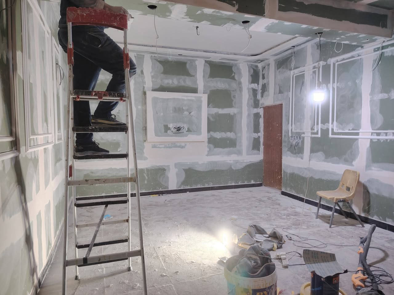 جزاء بسيط من اعمالنا في مجال الديكورات الداخليه والخارجيه 
ديكورات جبس مبورد مغربيه بأحدث تصاميم 
ديكورات تغليف الواجهات بلفوم تركي العصري الحديث
جميع انواع الاصباغ الداخليه والخارجيه 
عمل ديكورات بديل الخشب وبديل الرخام بديل الشيبور وشيبورد 
عمل ورق جدران 
عمل سقوف ثانويه 
عمل صبغ الحديد بنواعه
عمل اشرطه 
جميع انواع السحبات داخليه والخارجيه

ديكورات تغليف جام تغليف الارضيات باحدث ديكورات الباركيه التركي
صبغ داخلي وخارجي 
نعمل في كربلاء المقدسة والمحافظات المجاوره  للأستفسار
***********
***********
اخوكم حسن الشمري
