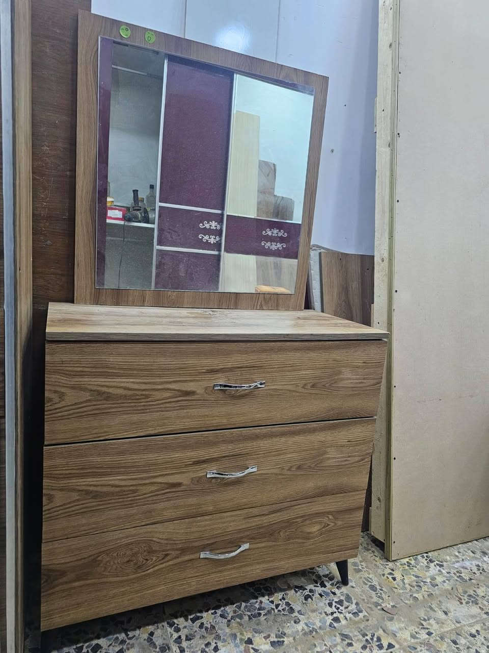 غرفة تركيا خمس ضرره فقط المراية مال باب السلايت ام بقية الغراض نظيفة وكلشي مابية سعره 200 مكاني بغداد شعب شارع صحه ديوان يم مستوصف جمعيات لاتصال واتساب فقط ***********

