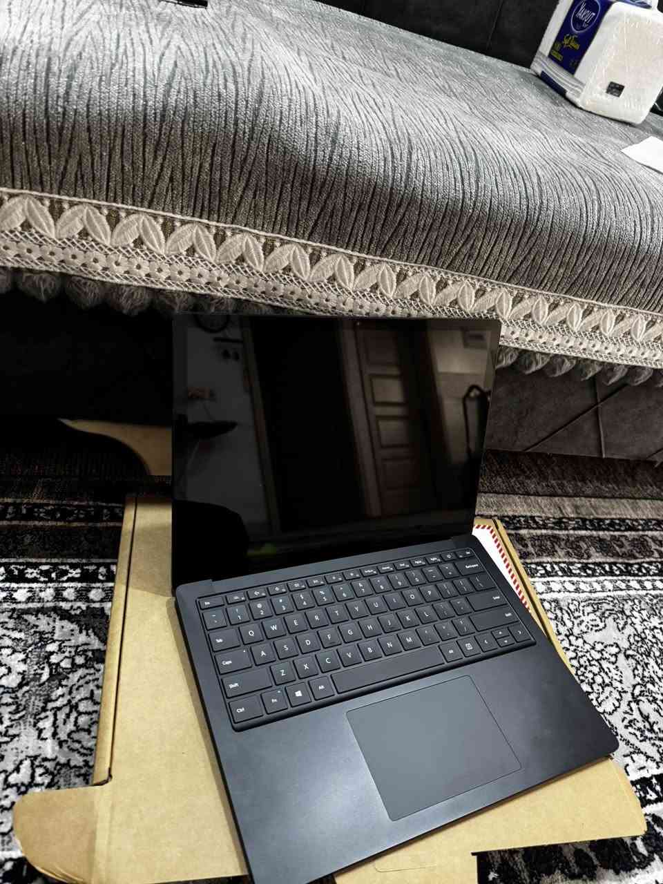 لابتوب سيرفس لمس  12.4
بيع فقط 
لمس 2k 
Core i5 1035  الجيل العاشر 
 رام 8Gb DDR 4.
• **الهارد**: 128  قابل للزياده  SSD (سريع جداً). جيل ٤ 

• **كرت الشاشة**:  4GB Intel Iris Plus.
• **البطارية**: تدوم لفترة طويلة 6-8 ساعات .
• **المميزات**: تصميم أنيق، خفيف الوزن، وكيبورد مريح
مصنوع من  معدن ألومنيوم و جلد الكانترا الإيطالي .
بيع فقط 
السعر ٣٦٥  الف


**إذا كنت صاحب هذا الإعلان وتريد حذفه لأي سبب، رجاءا أرسل رسالة إلى الدعم الفني**