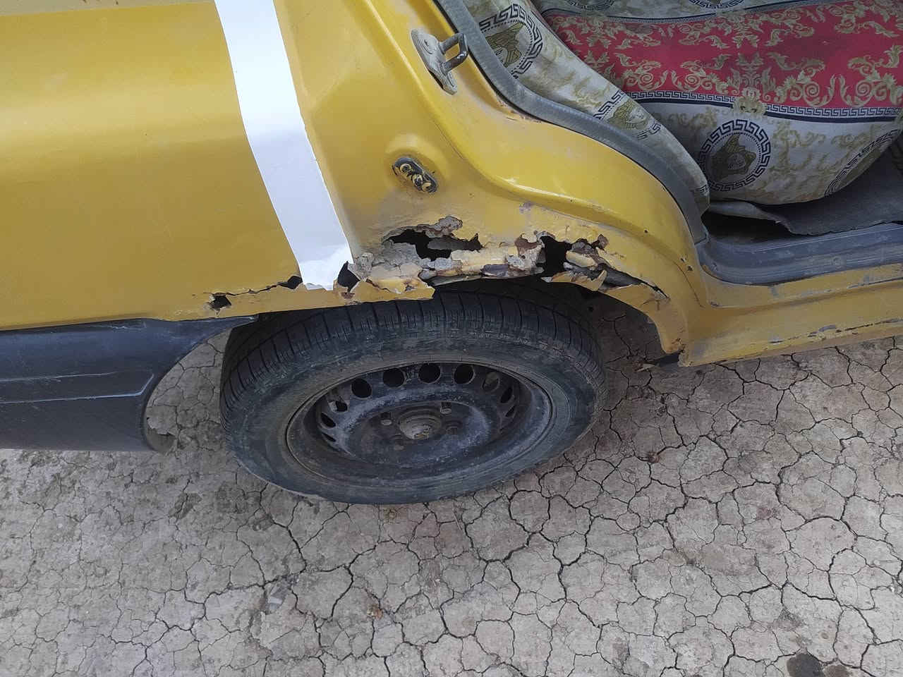 سلام عليكم سايبه موديل 2011 مالكها قريب عليه مكينه بيهاا بخار يعني تريد تجفيت   حداديه زينه تايرات زينات كهربايات شغاله منضومت التبريد كلها كامله عوزه بس غاز ونقص هذه الكلوب حترك ماجبت لهاا مكان السياره بابل الكفل بروح الحسين وتجي ودكلي شنو  نقصهاا سياره عايزه تجفيت بس ***********شراي نتصل واني خادم
