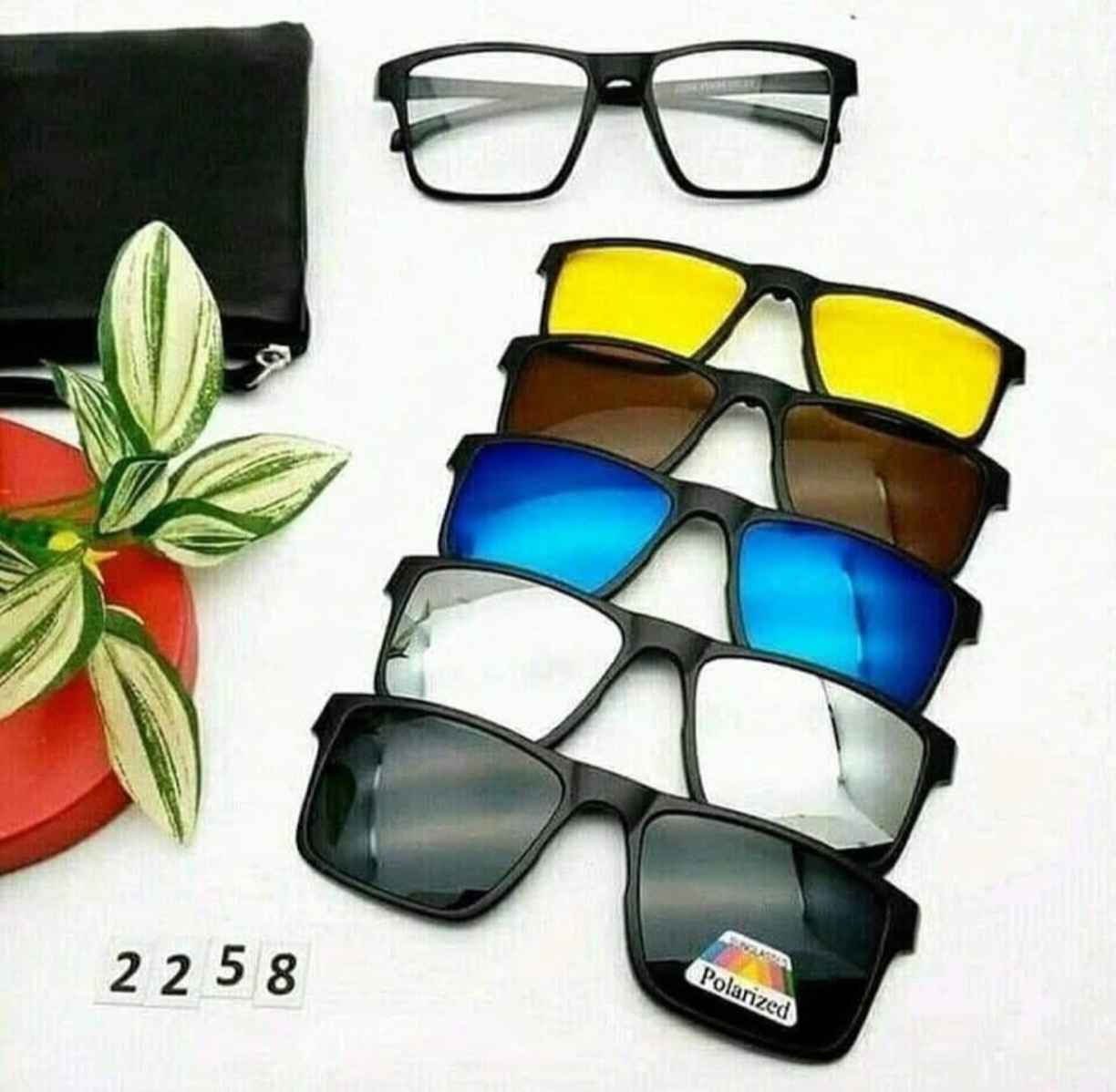 فقط جملة سعر القطعة 8 الاف اقل كمية كارتون بيها 20 قطعة والتوصيل  5 الاف لجميع المحافظات 

‎فرصة للحصول على المنتج الاصلي 💯

‎✅النظارة 6 قطع مع حافظة جلد 

‎✅النظارة ضد الاشعة فوق البنفسجية uv400

‎✅العدسة الاسود  ضد التوهج والاشاعات الضاره polarized

‎✅عدسة سياقة ليلية لسياقة السيارات يعكس على عين السايق بافضل جودة ويعكس 

‎✅عدسة الشفافة يستخدم للاجهزه الالكترونية الموبايل والحاسوب والتلفزيون uv400 كركوك, العراق


**إذا كنت صاحب هذا الإعلان وتريد حذفه لأي سبب، رجاءا أرسل رسالة إلى الدعم الفني**