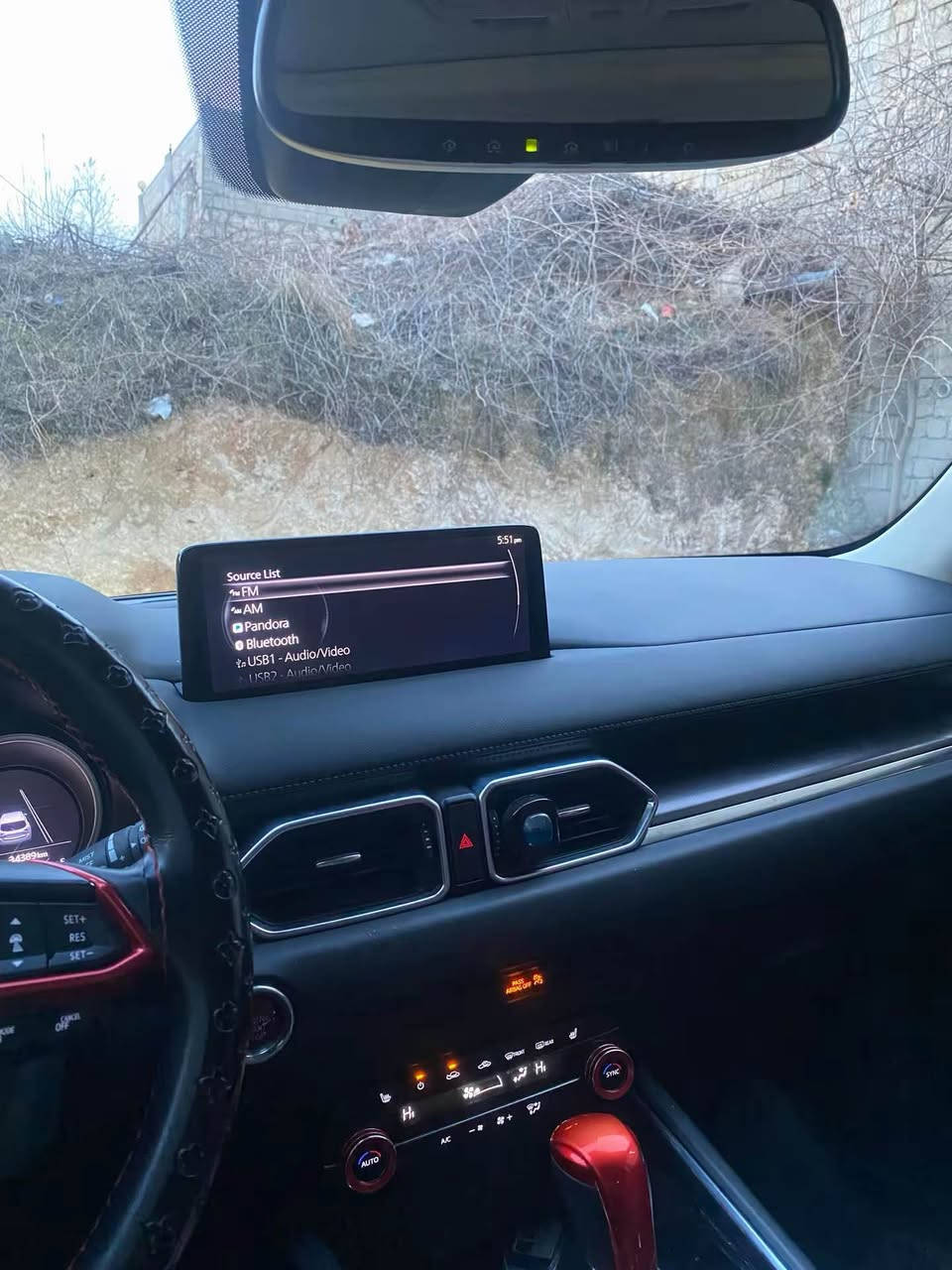 مازدا سی اکس ٥ مودیل ٢٠٢٢
فوول قەپات مواسەفات مواسەفات کاربۆن ئیدیشۆن سەیارەکە بێ دەعمە بێ بۆیاخە تەنها کەمێک زۆر کەم سەقفی بستێک نابێت PDRئەگەر نا هیچی تری نیە جا سەیارەکە باقی زۆر خاوێنە هەموو شتێکی بەشەرتە سەنەوی بەناو خۆمە سەیارەکە تازە رەقەم کراوە ٦٠٠٠٠هەزار رۆشتوە حەقیقی 
بۆ زانیاری زیاتر؛
*********** أربيل, العراق
