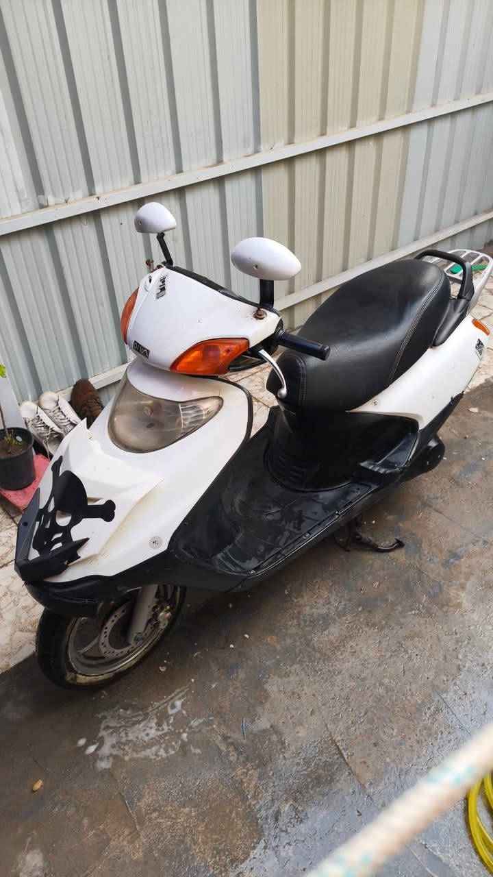 سلام عليكم مكلف بل نشر سبيسي للبيع دراجة نكرة سلف شغالة دراجة مكينتهة ناعمة خير من الله مستعجل علا بيعتهة كلش السعر 350 وبيهة مجال حك الجية العنوان الدورة حي الصحة ***********
