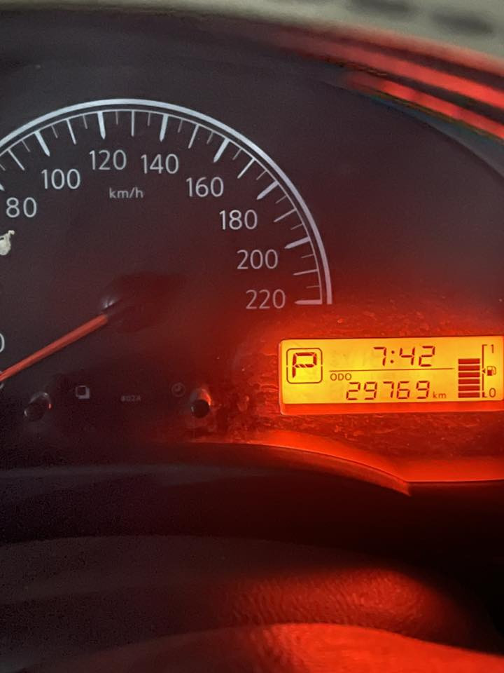 سلام عليكم نيسان سني موديل 2024 ماشية 29 الف هاي صورها رايدها 115 ورقة مكفولة من كلشي عدا هاي الرصعات الي مصورهن 
رقمي ***********
