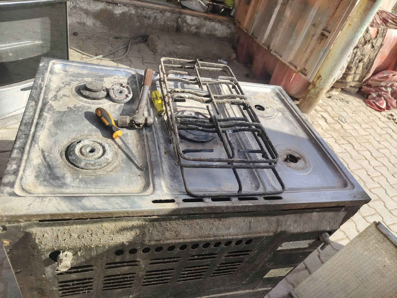 ورشة الحسنين لصيانة الطباخات 🛠️ بأحدث الطرق الحديثة تجدونها عندنا! 🛠️ 🌟 شعارنا: نحن لسنا الأفضل، ولكننا متميزون! 🌟 👷‍♂️ تصليح الطباخات المصرية والإيطالية، القديم والجديد. #دز_طباخك_قديم😳🙃 #تستلم_طباخك_جديد 🥰💞 #تنظيف_بوليش_تلميع_تجديد القديم والجديد 📍 طويريج، حي العسكري، شارع المصتوصف. لدينا جميع المواد الاحتياطية الأصلية. للاستفسار، راسل الصفحة أو الاتصال على الرقم: *********** بإدارة حسنين عادل.
