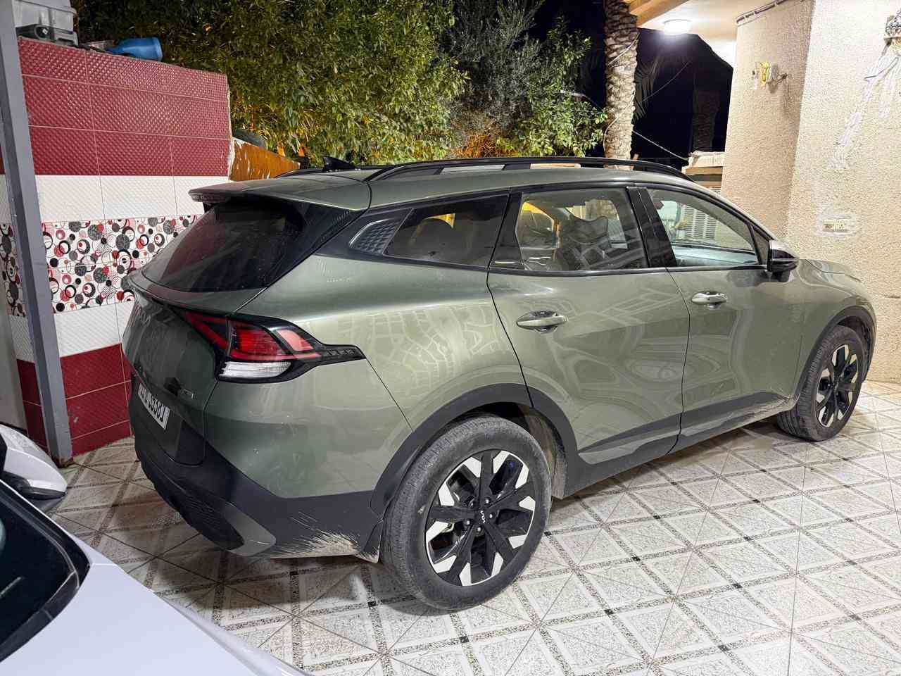 سلام عليكم اسبورنج موديل 24وراد امريكي سياره فول موصفات جيتي الاين سعرهة 220اوبهية مجال مكان السياره بغداد المحمودية وذاه كومروس ابسورنتو اراوس حادث السياره جاملغررقم اللموبيل***********
