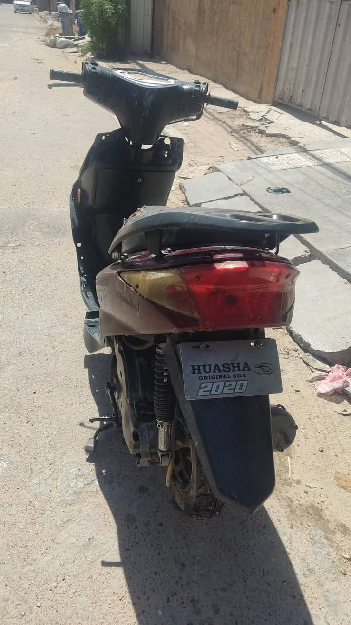 سلام عليكم هاي دراجه للبيع سكنس دراجه شغاله بكل وكت كامله مكمل  الدراجه بيه مكينه ماكس عدله  السعر 150 المكان بغداد الدوره ***********
