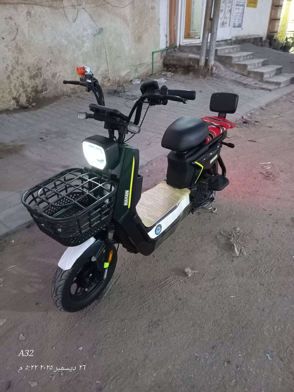 السلام عليكم دراجه شحن للبيع حجم 14جديده لون زيتوني تشغيل عن بعد السعر 325 مكان نجف حي المكرمه شراي اتصل ***********
