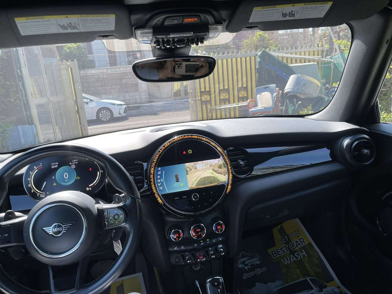 مني كوبرcooper S
اعلى مواصفات 
ماشيه 28  الف  
محرك 2.0 لتر ٤ سلندر تيربو
السياره عليها اكزوزت سستم بلادي من الوكاله
   مواصفات:
كشف  نظامين بيه. نظام الفتحه  ونظام الكشف 
كامرا خلفيه. حساسات امامي خلفي. كراسي جلد. تدفئه كراسي. جنطه شفط. كشف. مثبت سرعه. زنون. قياده شبه ذاتيه. رادار امامي. مانع تصادم. لايت تفاعلي. كشف. بصمة ابواب. 
 بعد بيها هوايه مواصفات 
.السياره وارد امريكي بيها صبغ صندوق خلفي فقط  صبغ 
  سياره رقم شمالي. باسمي تحويل مباشر  
والسياره جديده بمعنى كلمه مابيه اي نقص
 
السعر 17الف دولار وبيه مجال بسيط 
مكان بغداد شارع فلسطين 
رقم الهاتف ***********
