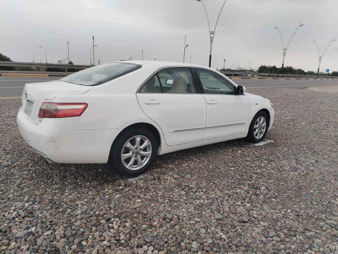 السلام عليكم كامري رقم بغداد مديل 2008 فول مواصفات للخير سياره مكفوله من جميع نواحي وجاهزه من كلشي كير مكينه كارتون حداديه طوبه تبريد ثلج تخم تاير جديد السعر 118 رقم الهاتف ***********
