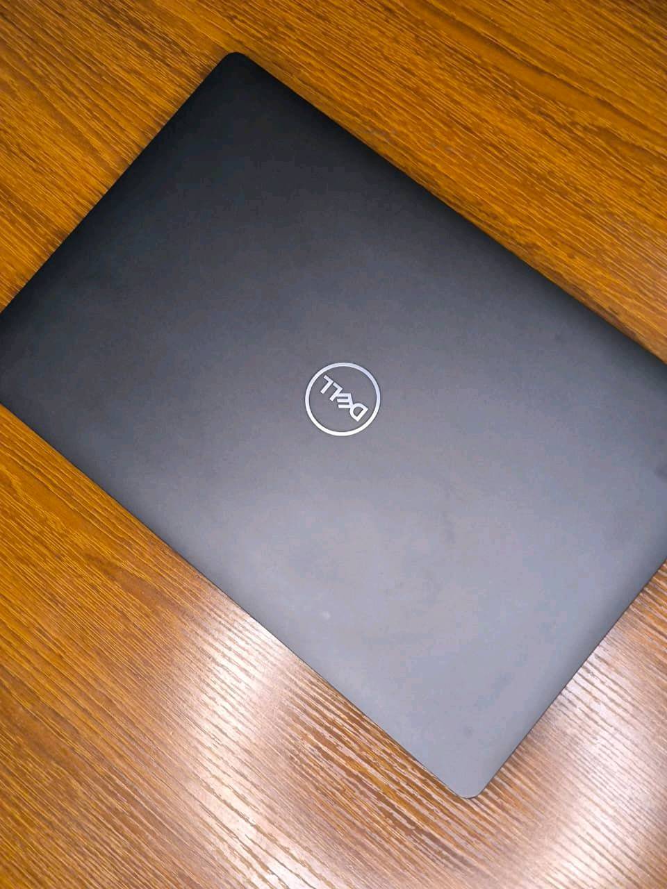 لابتوب الكيمنك صار ب479 الف فقط 🔥
جهاز DELL Precision 5341
لابتوب يجمع بين القوة والاناقه والسعر التنافسي ✨💫

المعالج : core i7 الجيل التاسع فئة H

كرت الشاشة الخارجي: 4 كيكا انفيديا كوادرو P620 
كرت الشاشة الداخلي: 8 كيكا 

الرام: 16 كيكا DDR4 سلاسة عالية 🏎

الهارد: 256 كيكا SSD M.2 أداء خرافي واقلاع سريع🗄

الشاشة: حجم كبير  15.6 انش دقة خرافية 🖥

الجهاز قابل للتطوير (رام أو هارد ) 🔧
الجهاز قابل لتشغيل جميع انواع الألعاب مثل 
GTA5
Forza 5
Euro track simulator 

والبرامج الهندسية مثل 
Blender 
AutoCAD 
وغيرها الكثير من البرامج الهندسية
والبرامج الخاصة بالبرمجة مثل 
Visual studio 
Unity
Unreal engine 


 اللابتوب يحتوي على جميع التطبيقات الأساسية ✨

مع هدايا
ماوس وماوس باد لسهولة الاستخدام 🖱️ 
جنطة لسهولة التنقل 💼
شاحن اصلي 🔌

الضمانات: 
ضمان فحص كامل قبل الاستلام والدفع 💳

ضمان اسبوع كامل 💯
.......................
يتوفر توصيل لجميع المحافظات 🚗

السعر: 479 الف دينار !🆕!

للاستفسار: ***********