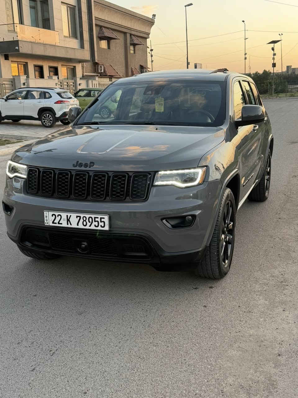 جيب بلاك توب كندية Jeep Grand Cherokee
اللون / إسمنتي 
موديل /  2021
الرقم شمالي اربيل 
العداد / 80 Mi قابل للزيادة 
المواصفات :———
رادار امامي بدعاميه 
فتحة / سقف سلايد
رادار جانبي / يمين & يسار 
كشنات تدفئة & كهربائي 
كشنات جلد & شاموه
ستيرن تحكمات فول & تدفئة ستيرن
نظام البانزين / Eco & Sport
بصمة تشغيل عن بعد
شاشة كبيرة متحركة 
مداخل / AUX & USP
المحرك / 3600 
الصندق كهربائي 
حساس خلفي 
السعر 255قابل للتفاوض 
حادثه جاملغ وبنيد بدون دواخل حادث بسيط 
مكان السياره بغداد جميلة ***********
