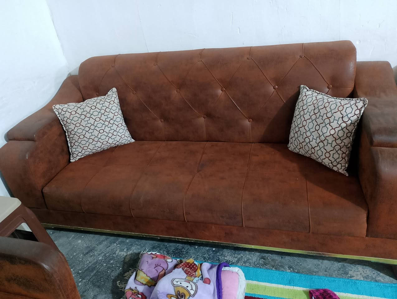 سلام عليكم غراض بيت للبيع المكان بغداد ***********
