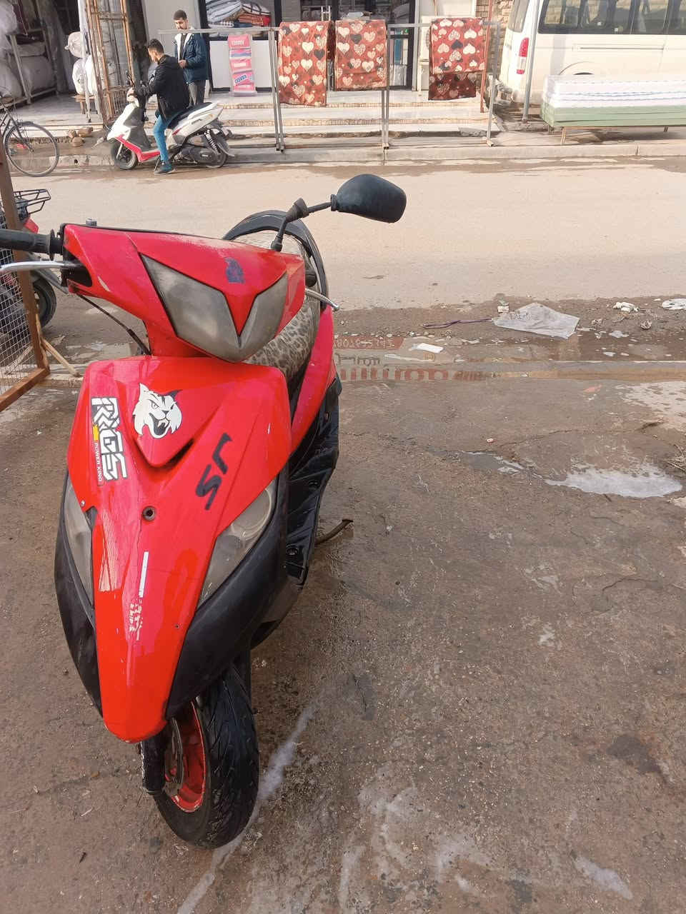 دراجه للبيع
ابيعلك كوم حديد بسبب عدم التفرغ تركته الله شاهد كلشي مابيه كلشي جديد بيها بس اني ما افهم بيها كلشي 😓😓

***********
