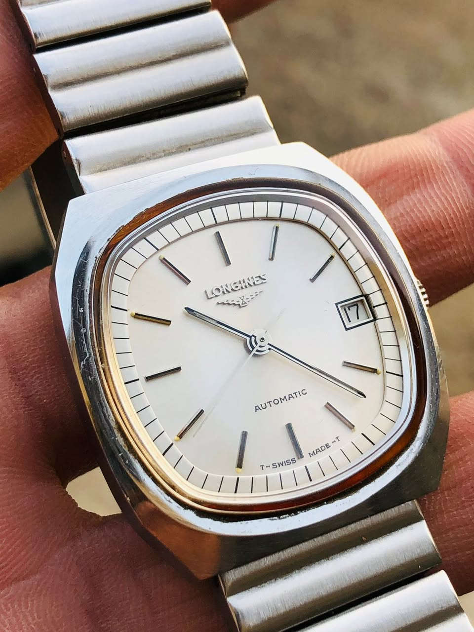 السلام عليكم
لونجين اوتمايتك اورجنال 
نافذه تاريخ القطر 36
الساعه بلادي نظيفه جدا 
فقط ملاحظه بسيطه في السير من الداخل 
السعر 450 دولار 
يوجد توصيل


**إذا كنت صاحب هذا الإعلان وتريد حذفه لأي سبب، رجاءا أرسل رسالة إلى الدعم الفني**