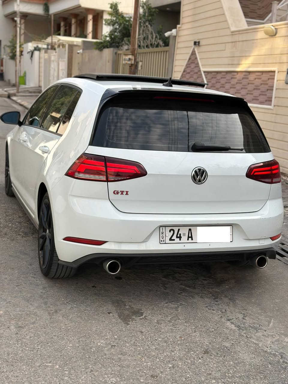 Golf Gti 2021
بوفروشتن
سياره بي حاديسيه تةنها 3 بارجه بخه بي ليدران بي گورين بي ارباگ بي ناو حاديسي نيه

بانوراما 
كوشن جلد 
بصمه 
شاشه گةوره
كوشن هيتر 

سياركة ستوكة هيج دسكاري گير و مكيني نكراوه 
لةسةر دقي شةريكيه 
96 هةزار كيلومتر روشته 

رسمي حاديسكةي دانراوه 

شويني سياركة / كركوكة
***********
***********
175$
